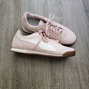 NEW Puma Women's Soft Pink Sneakers